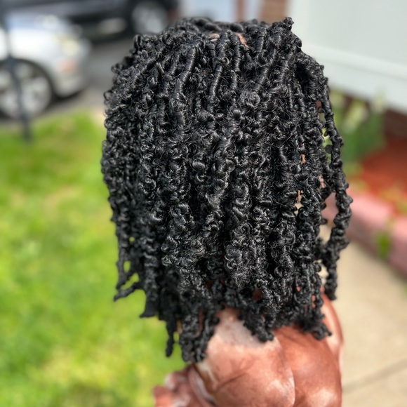 Distressed/Butterfly locs wig - Picture 4 of 5